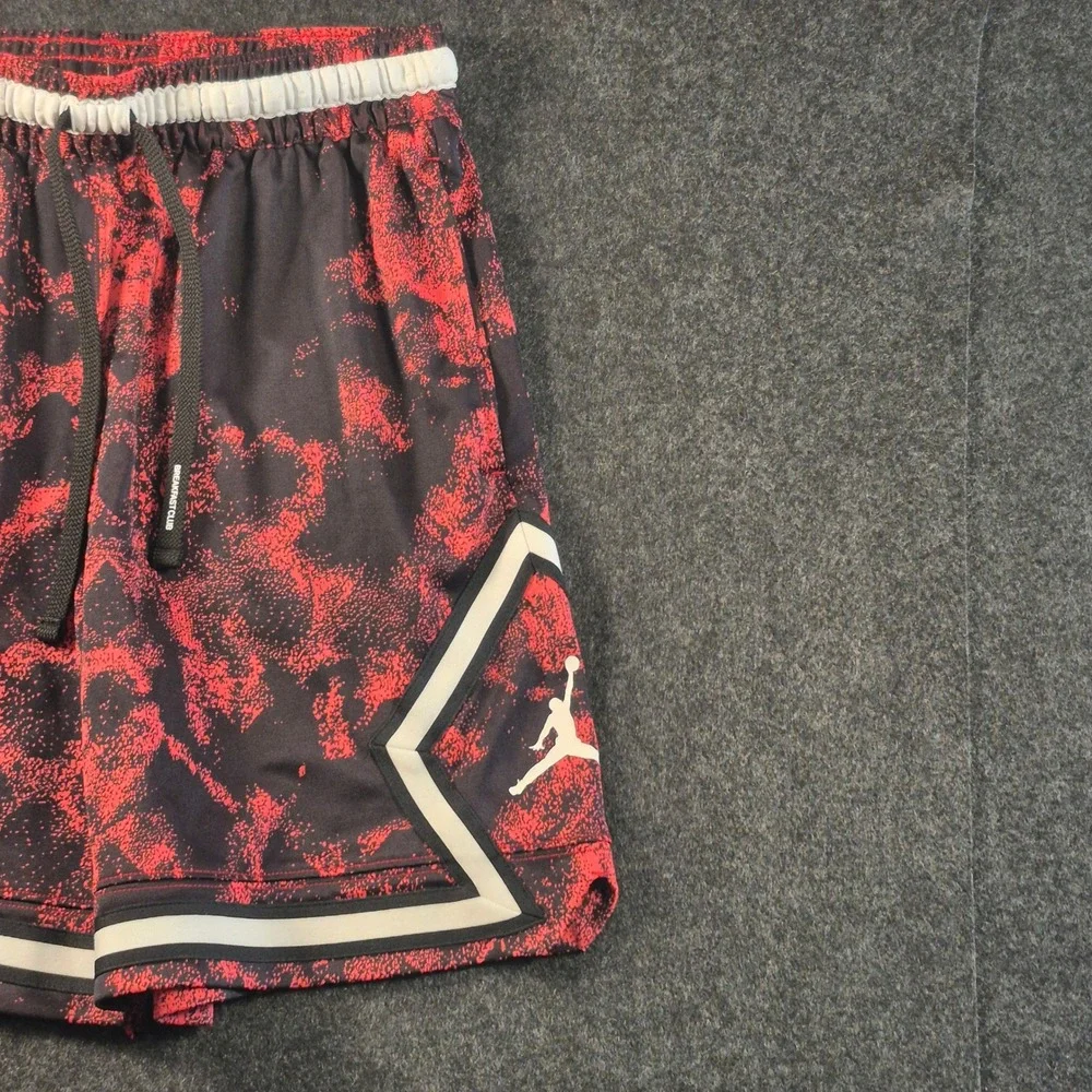 Jordan Mens Breakfast Club Camo Basketball Shorts Red Black Reflective Medium